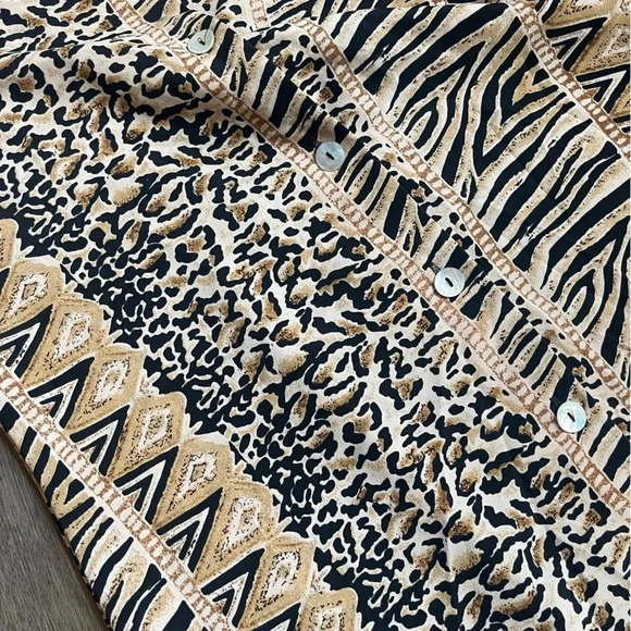 Vintage Animal Print Shirt Dress, Size L. Full button down, sleeveless, unique! - Picture 10 of 12